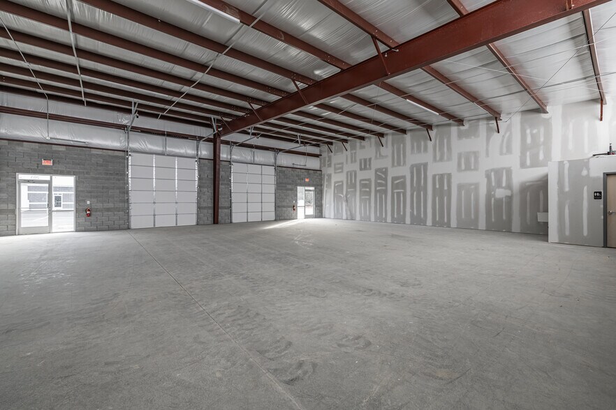 More Photos Of 8141 Pine Ridge Rd, Mechanicsville Light Distribution For Lease