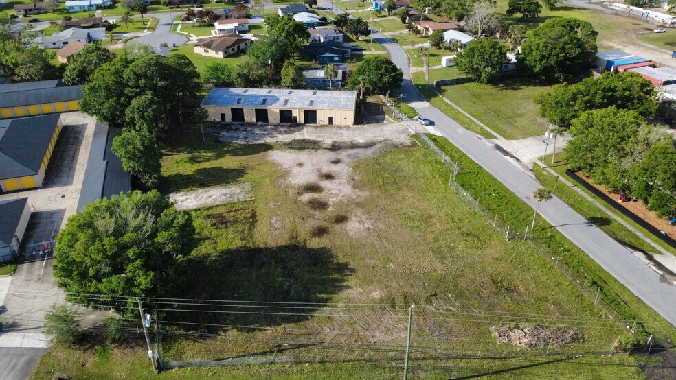 More Photos Of 290 N Lake View Blvd, Cocoa Warehouse For Lease
