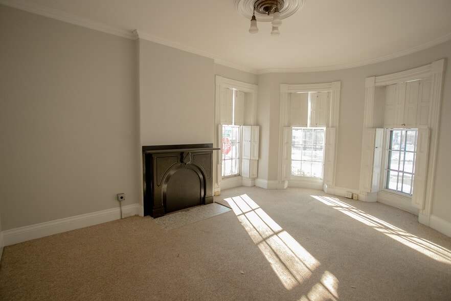 More Photos Of 77 Broadway, Bangor Flex For Sale