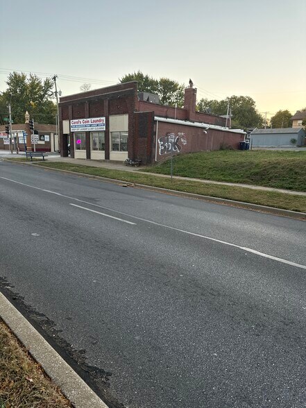 More Photos Of 1422 E 55th St, Kansas City General Retail For Sale