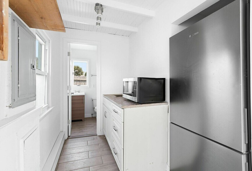 More Photos Of 35 Gardners Ln, Hampton Bays Apartments For Sale