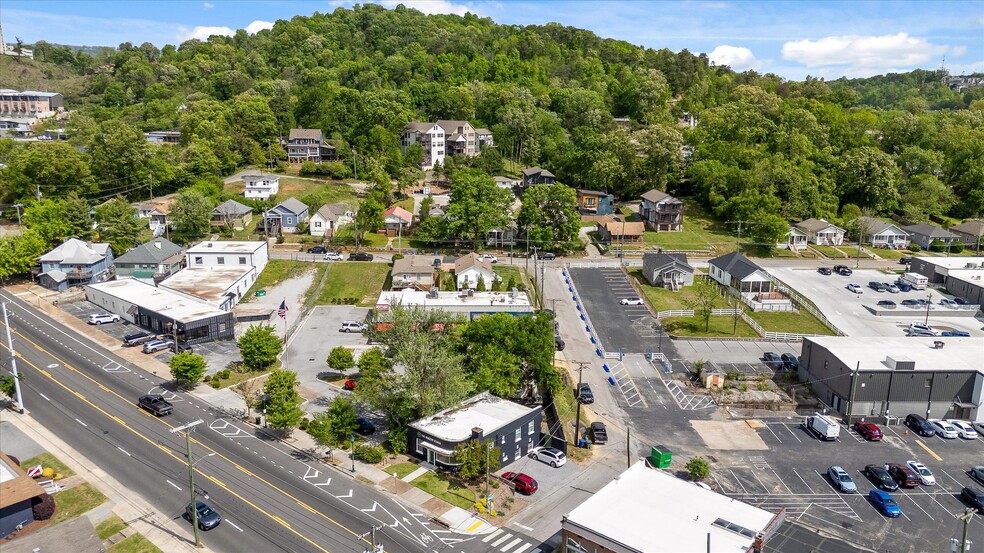 More Photos Of 525 Cherokee Blvd, Chattanooga Office For Lease