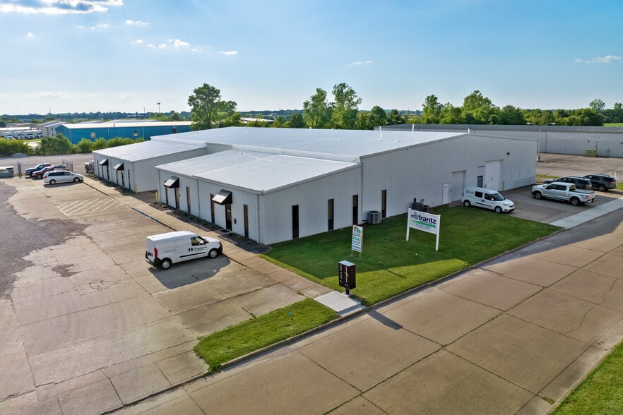 More Photos Of 2626 Kotter Ave, Evansville Warehouse For Sale