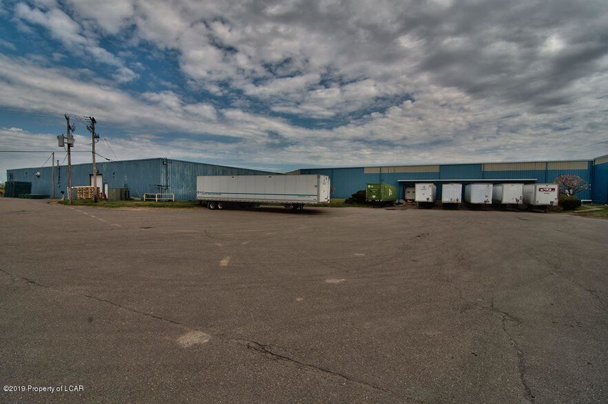 More Photos Of 220 Oak Hill Rd, Mountain Top Distribution For Sale