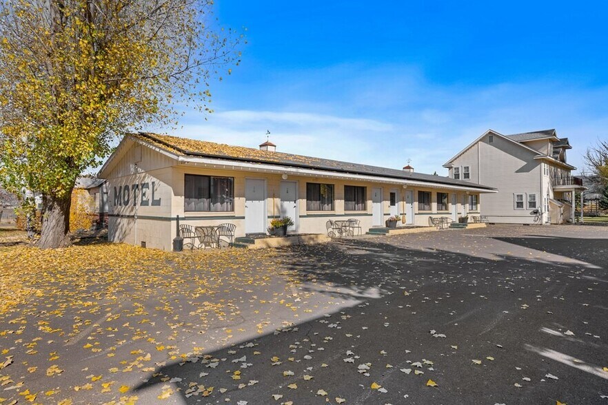 More Photos Of 211 N Norris Ave, New Meadows Hotel For Sale