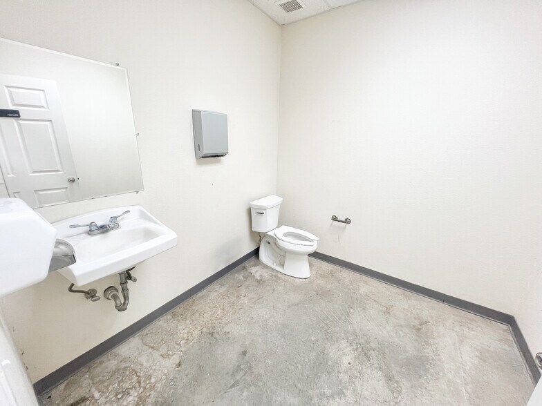 More Photos Of 2599 FM 3033, Stanton Warehouse For Lease