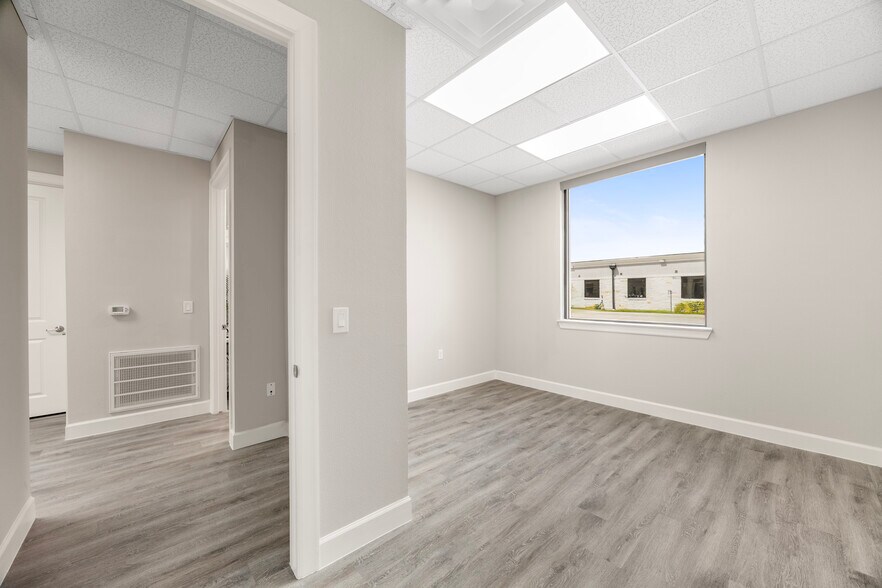More Photos Of 3129 Kingsley Dr, Pearland Medical For Lease