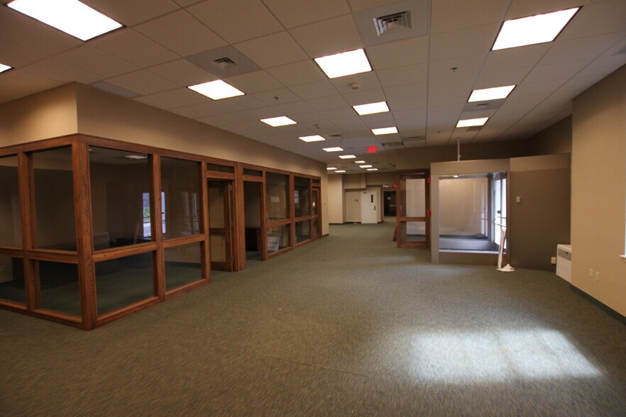 More Photos Of 75 Main St, Ware Office For Sale
