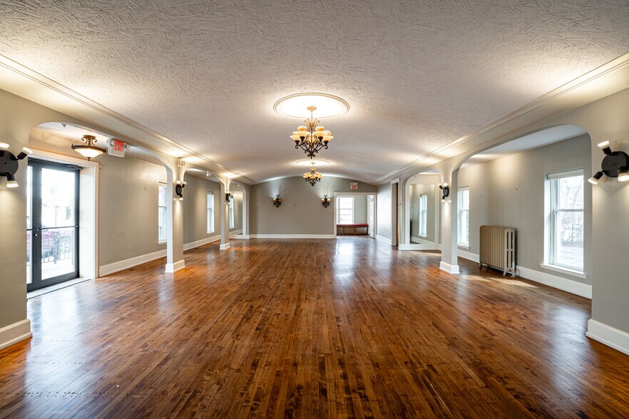 More Photos Of 3701 E Layton Ave, Cudahy Storefront Retail Residential For Sale