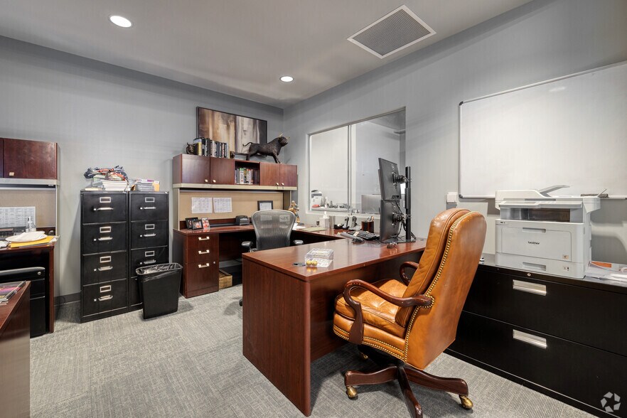 More Photos Of 12515 Research Blvd, Austin Unknown For Lease