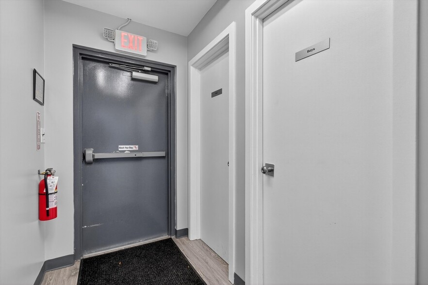 More Photos Of 515-527 Route 22, Pawling Loft Creative Space For Sale