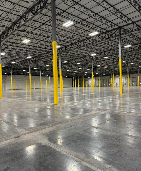 More Photos Of 2250-2300 Progress Dr, Hebron Warehouse For Lease