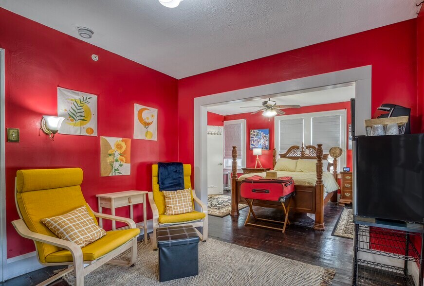 More Photos Of 304 15th St W, Bradenton Specialty For Sale