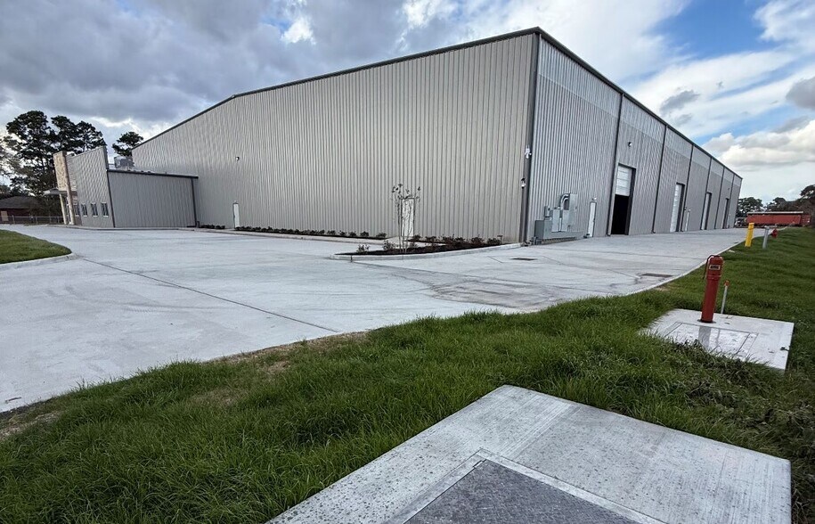 More Photos Of 211 E Sycamore St, Fresno Distribution For Sale