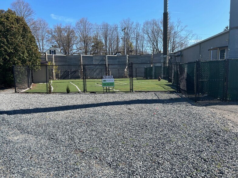 More Photos Of 25 Brigham St, Westborough Distribution For Lease