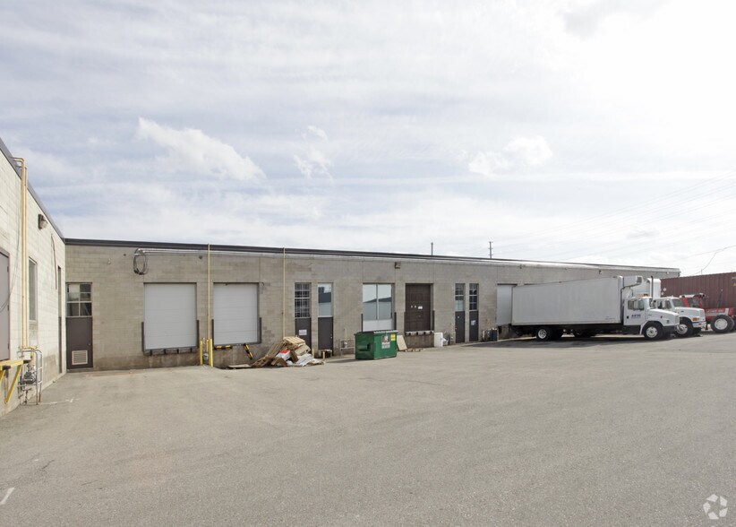 More Photos Of 2708-2728 Rena Rd, Mississauga Light Distribution For Sale