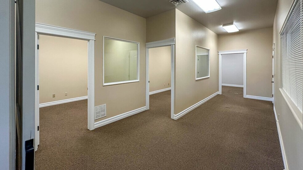 More Photos Of 2198 NE Stephens St, Roseburg Medical For Sale