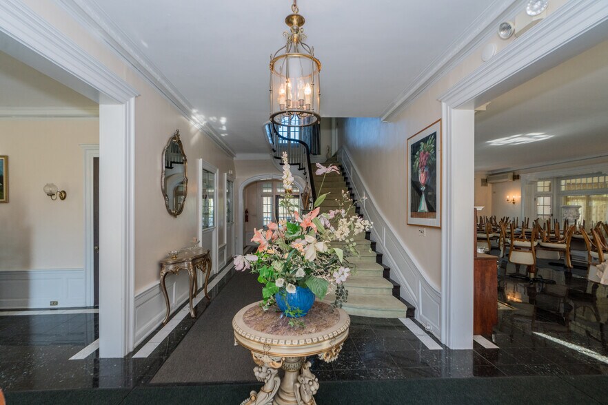 More Photos Of 2255 Ballston Ave, Saratoga Springs Restaurant For Sale