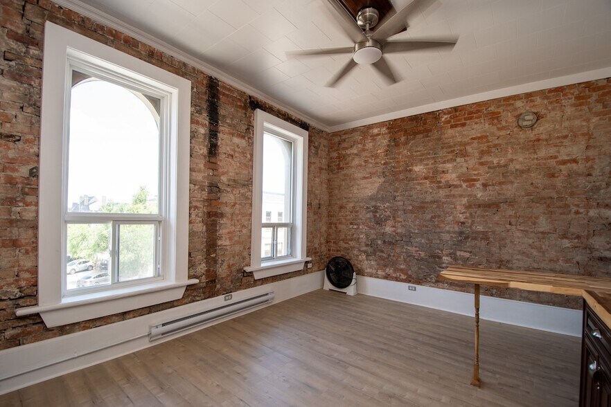 More Photos Of 197 Hunter St W, Peterborough Storefront Retail Residential For Sale