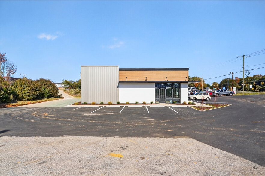 More Photos Of 201-229 Charlotte Hwy, Lyman Unknown For Lease