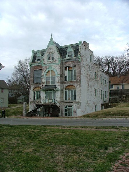 More Photos Of 115 S 13th St, Saint Joseph Apartments For Sale