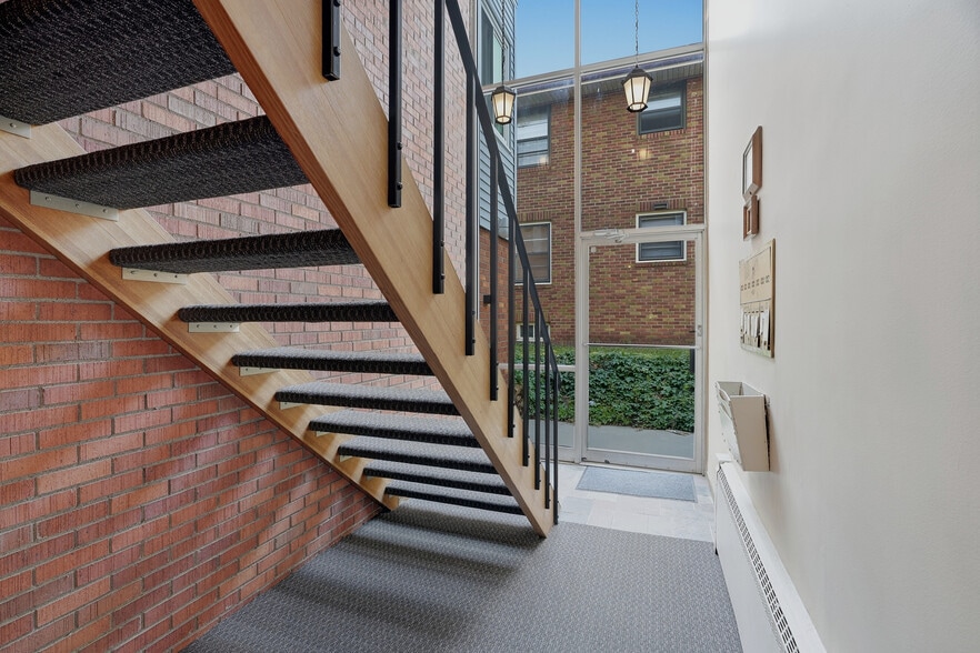 More Photos Of 394 Pierce St, Saint Paul Apartments For Sale
