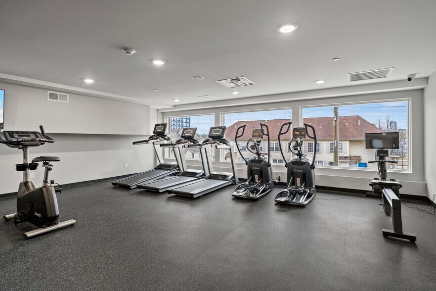 More Photos Of 1000-1038 W Girard Ave, Philadelphia Apartments For Lease