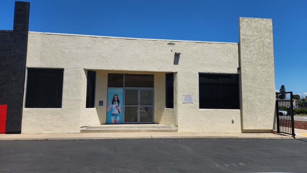 More Photos Of 1941 Newport Blvd, Costa Mesa Freestanding For Lease