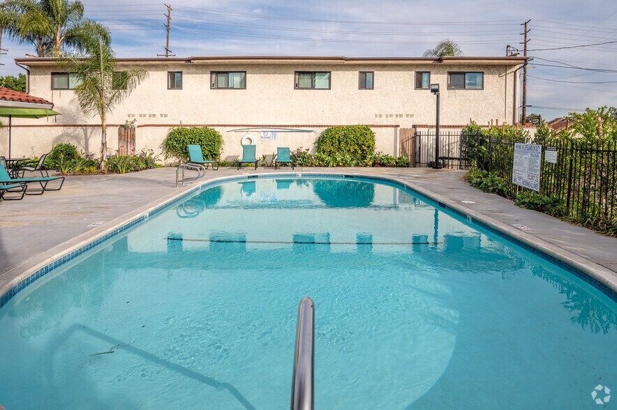 More Photos Of 1001 N Harbor Blvd, La Habra Apartments For Sale