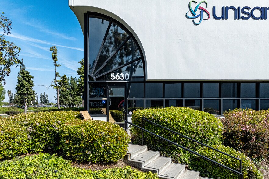 More Photos Of 5630-5678 Bandini Blvd, Bell Distribution For Lease