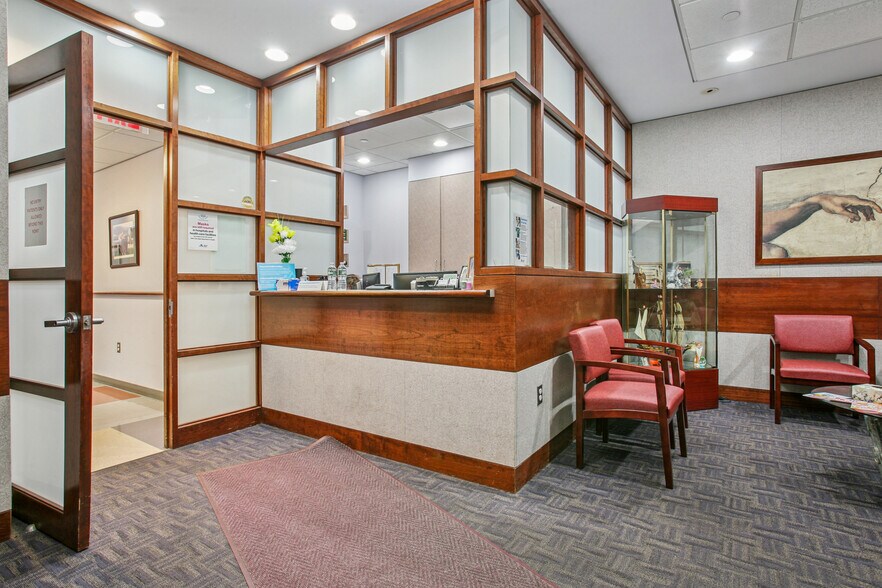 More Photos Of 23-22 30th Ave, Astoria Medical For Lease