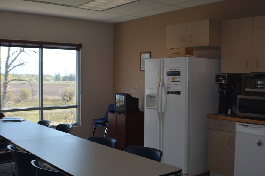 More Photos Of 125 Schoolhouse Loop, Kalispell Office For Sale