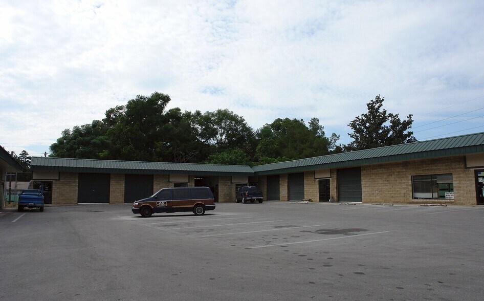 More Photos Of 1706 N Magnolia Ave, Ocala Storefront For Sale