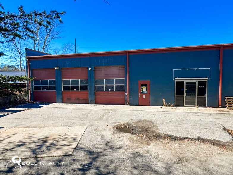 More Photos Of 8108 Highway 85, Riverdale Freestanding For Lease