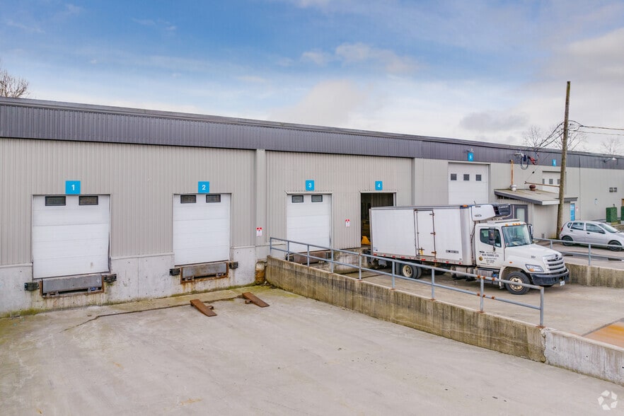 More Photos Of 12140-12160 103A Av, Surrey Warehouse For Lease