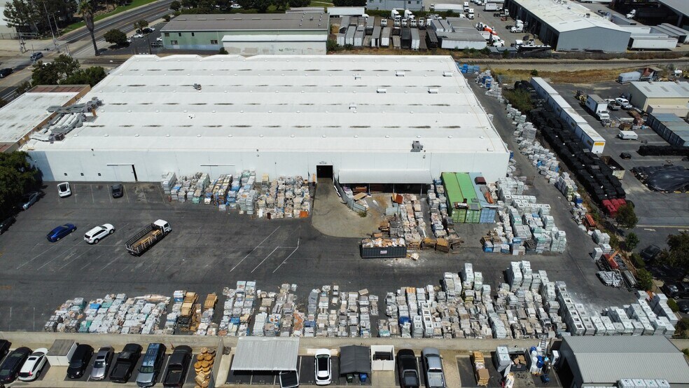 More Photos Of 1250 E Philadelphia St, Pomona Manufacturing For Lease