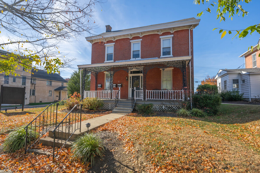 Primary Photo Of 120 S Broad St, Kennett Square Office Residential For Sale