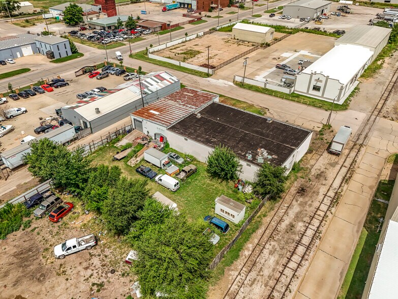 More Photos Of 925 E 19th St, Wichita Warehouse For Sale