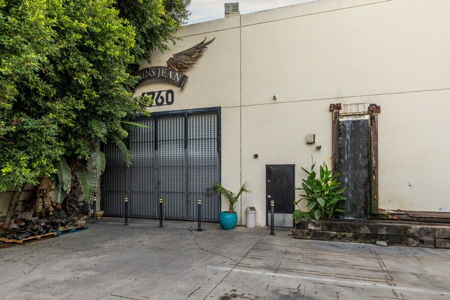More Photos Of 6760 Foster Bridge Blvd, Bell Gardens Warehouse For Sale