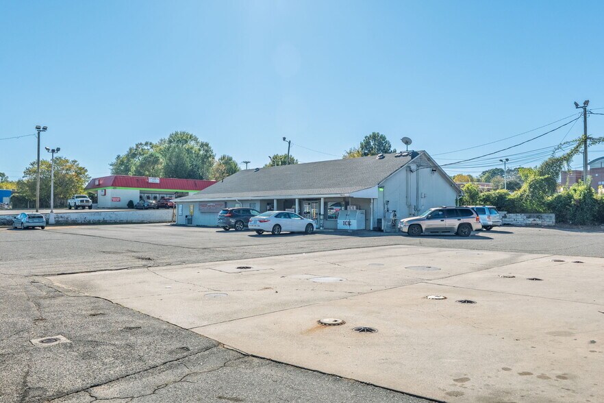 More Photos Of 1617 N Chester St, Gastonia Service Station For Sale
