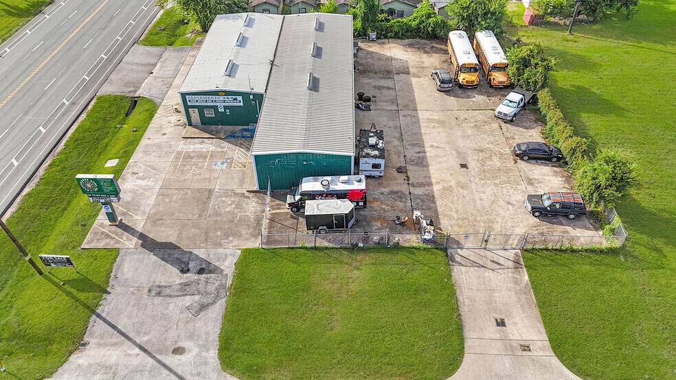 More Photos Of 502 Washington St, South Houston Warehouse For Sale