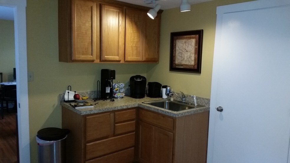 More Photos Of 1524 Smith St, Orange Park Office For Sale