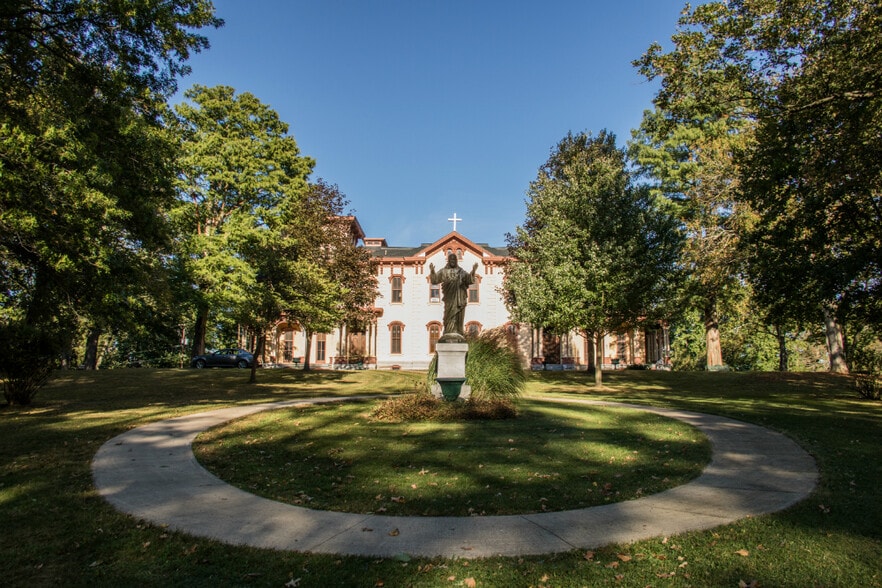 More Photos Of 1002 Railroad St, Danville Specialty For Sale