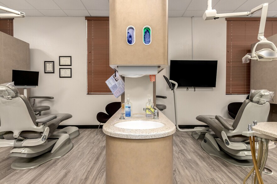 More Photos Of 1355 S Higley Rd, Gilbert Medical For Lease