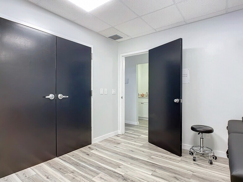 More Photos Of 405 Downing St, New Smyrna Beach Medical For Sale
