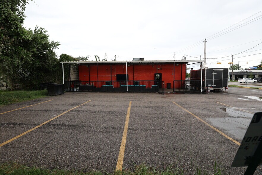 More Photos Of 3710 Emancipation Ave, Houston Restaurant For Sale