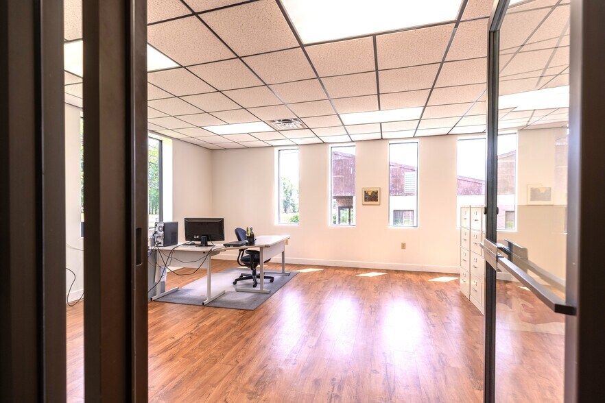 More Photos Of 5982 E Molloy Rd, Mattydale Medical For Sale