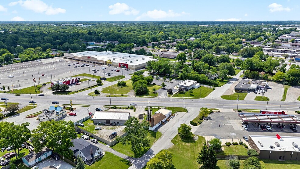 More Photos Of 7102 E Pendleton Pike, Indianapolis Office For Sale