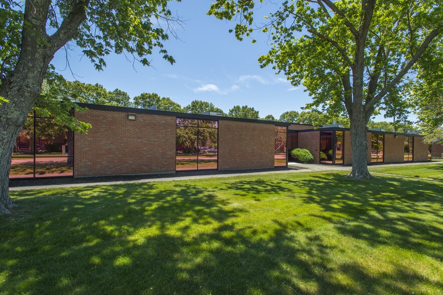 More Photos Of 21-25 Southwest Park, Westwood Research And Development For Lease