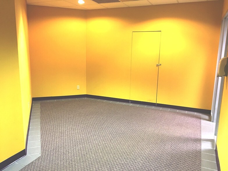 More Photos Of 1 Bronze Pointe Blvd, Swansea Office For Lease